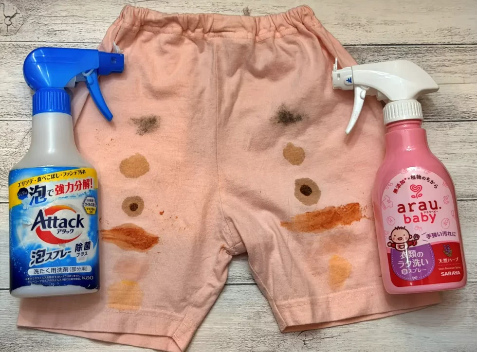 アタック泡スプレーとアラウベビー泡スプレー、6種類の汚れのついた服